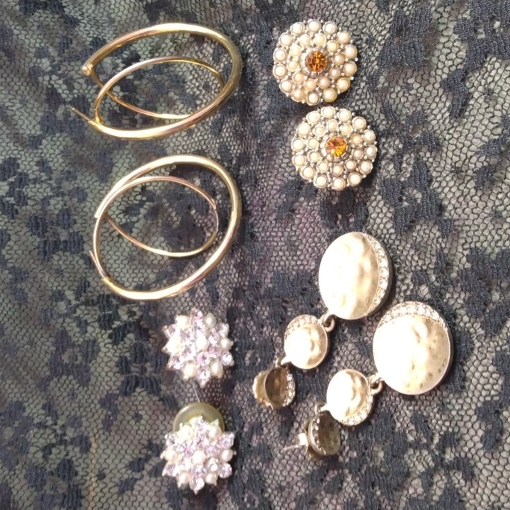 Lot of four pair of vintage earrings